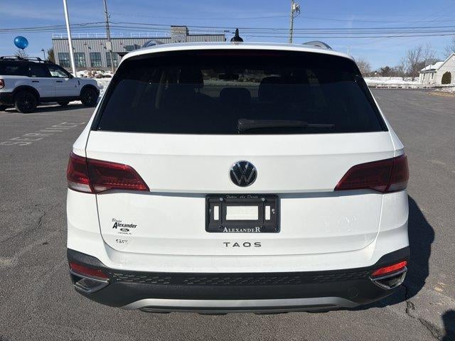 2024 Volkswagen Taos SE FWD