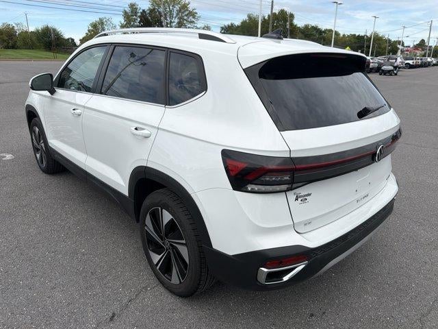 2025 Volkswagen Taos SE 4MOTION
