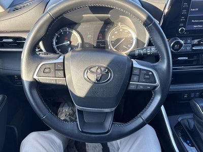 2022 Toyota Highlander XLE AWD (Natl)