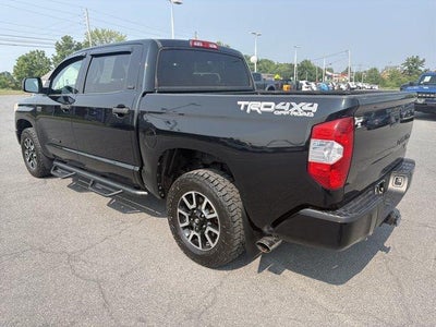 2016 Toyota Tundra 4WD Truck 4WD CrewMax Short Bed 5.7L SR5 (SE)
