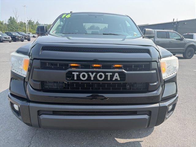 2016 Toyota Tundra 4WD Truck 4WD CrewMax Short Bed 5.7L SR5 (SE)