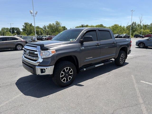 2016 Toyota Tundra 4WD Truck 4WD CrewMax Short Bed 5.7L SR5 (SE)