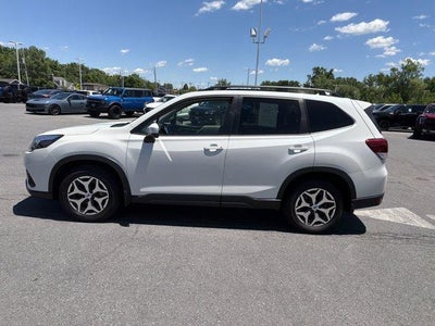 2022 Subaru Forester Premium CVT
