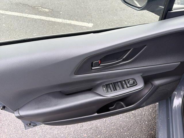 2025 Toyota Prius LE (Natl)