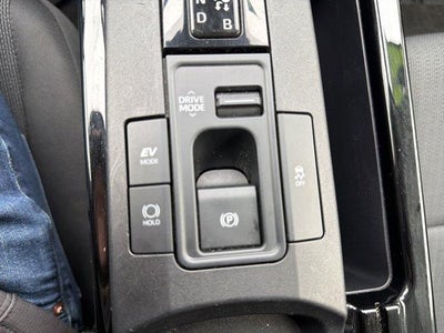 2025 Toyota Prius LE (Natl)