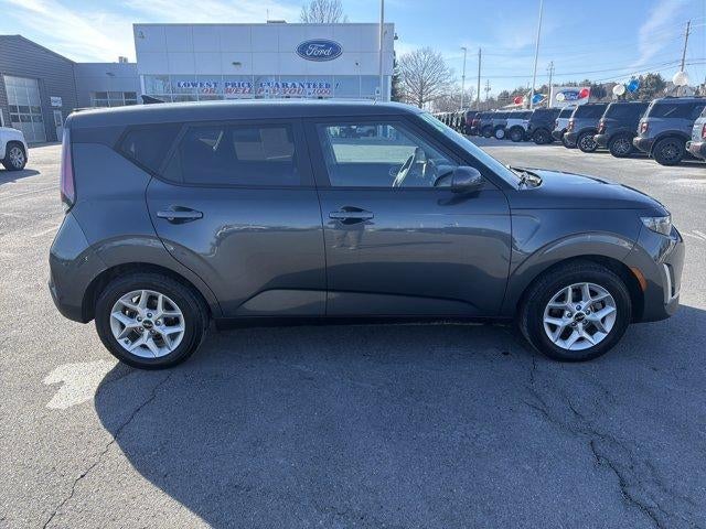 2024 Kia Soul LX IVT