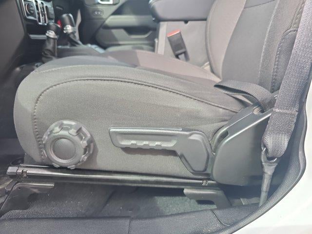 2023 Jeep Gladiator Overland 4x4 *Ltd Avail*