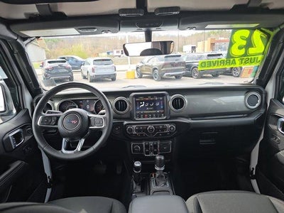 2023 Jeep Gladiator Overland 4x4 *Ltd Avail*