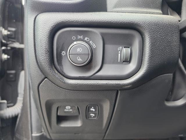 2022 RAM 1500 Big Horn 4x4 Crew Cab 5'7" Box