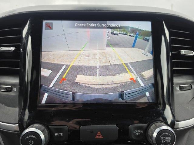 2022 RAM 1500 Big Horn 4x4 Crew Cab 5'7" Box