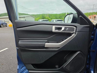 2023 Ford Explorer XLT 4WD