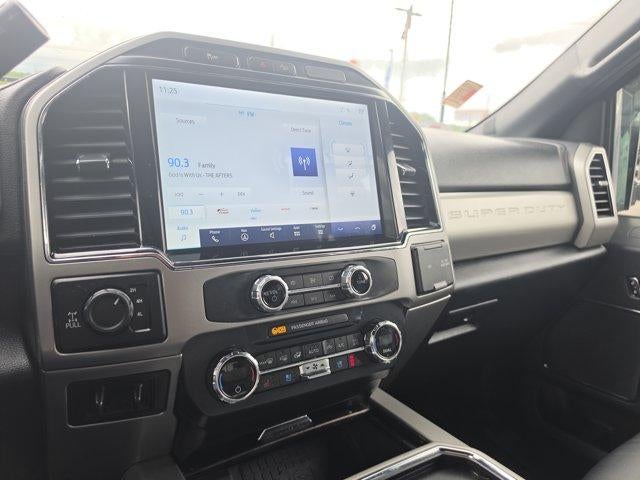 2022 Ford Super Duty F-350 SRW LARIAT 4WD Crew Cab 6.75' Box