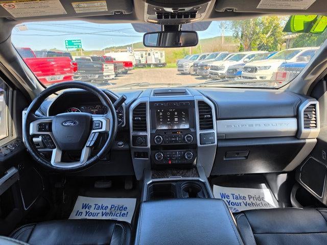 2019 Ford Super Duty F-350 DRW LARIAT 4WD Crew Cab 8' Box