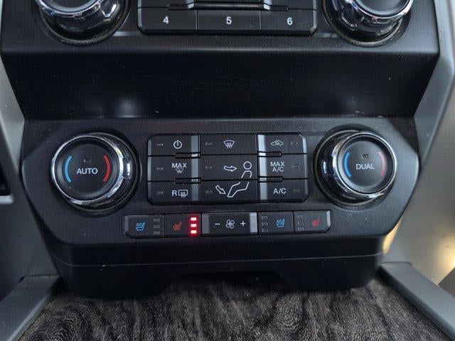2019 Ford Super Duty F-350 DRW LARIAT 4WD Crew Cab 8' Box