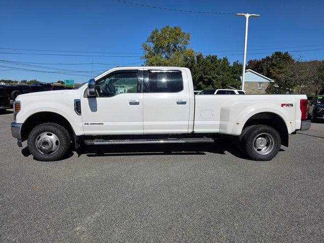 2019 Ford Super Duty F-350 DRW LARIAT 4WD Crew Cab 8' Box
