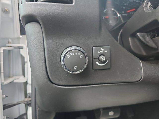 2023 Chevrolet Express Passenger 3500 Regular Wheelbase Rear-Wheel Drive 1LS