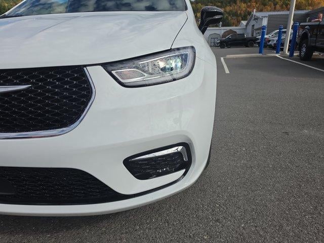 2026 Chrysler Pacifica Select FWD
