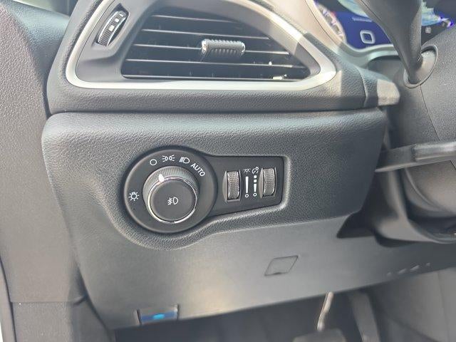 2026 Chrysler Pacifica Select FWD