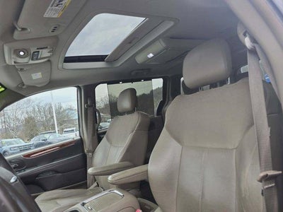 2012 Chrysler Town & Country 4dr Wgn Limited