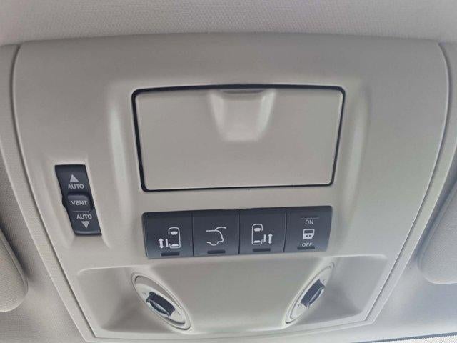 2012 Chrysler Town & Country 4dr Wgn Limited