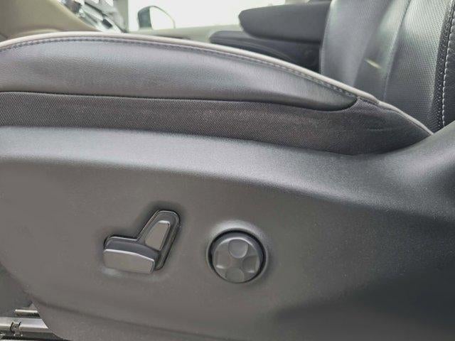 2023 Chrysler Pacifica Limited FWD