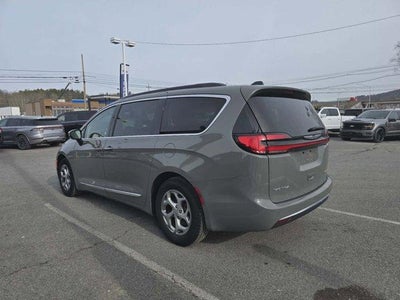 2023 Chrysler Pacifica Limited FWD