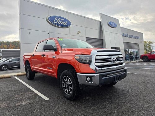 2017 Toyota Tundra 4WD 4WD SR5 CrewMax 5.5' Bed 5.7L (SE)