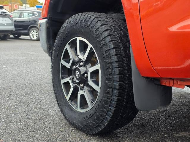 2017 Toyota Tundra 4WD 4WD SR5 CrewMax 5.5' Bed 5.7L (SE)