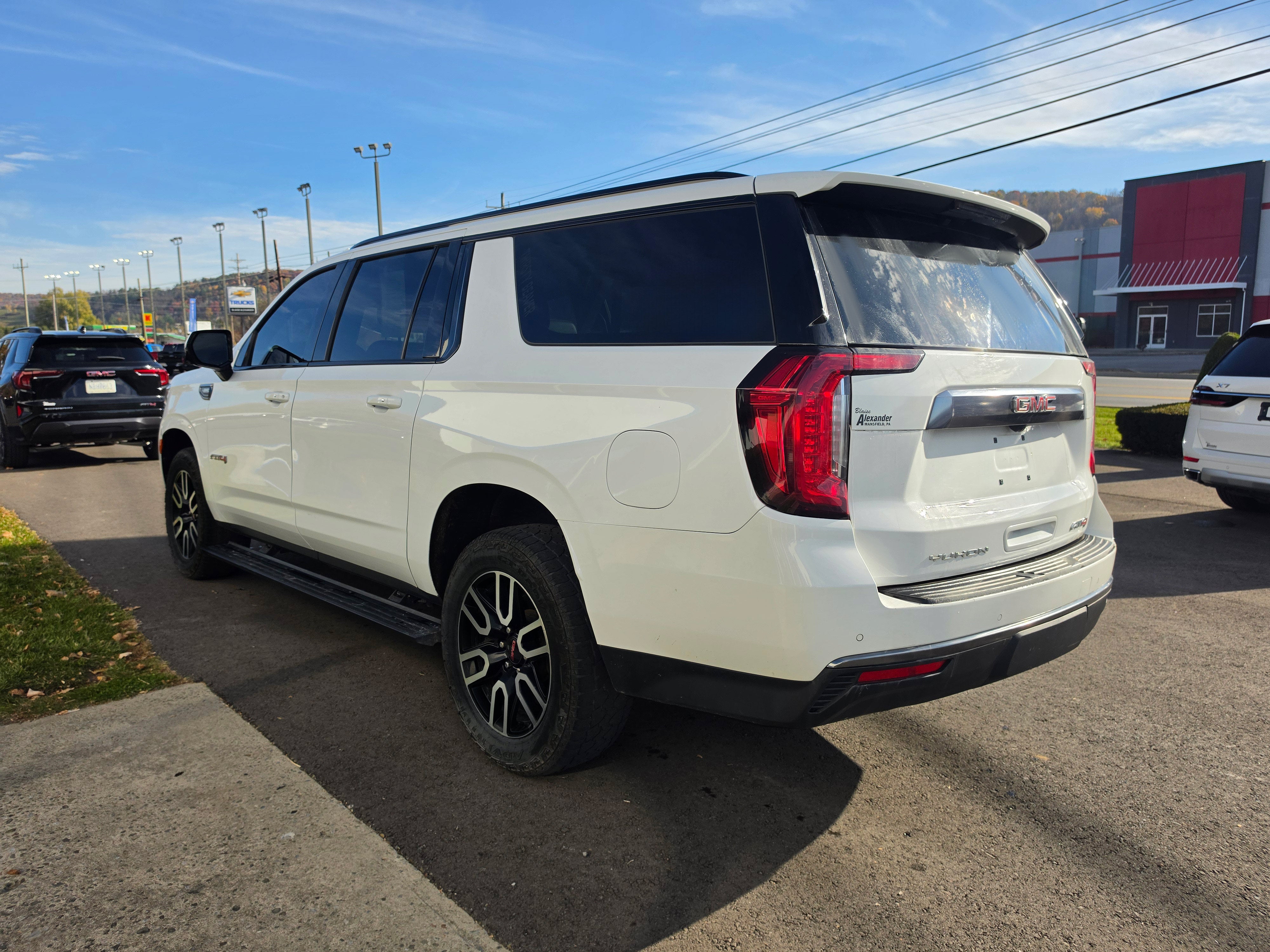 2023 GMC Yukon XL AT4