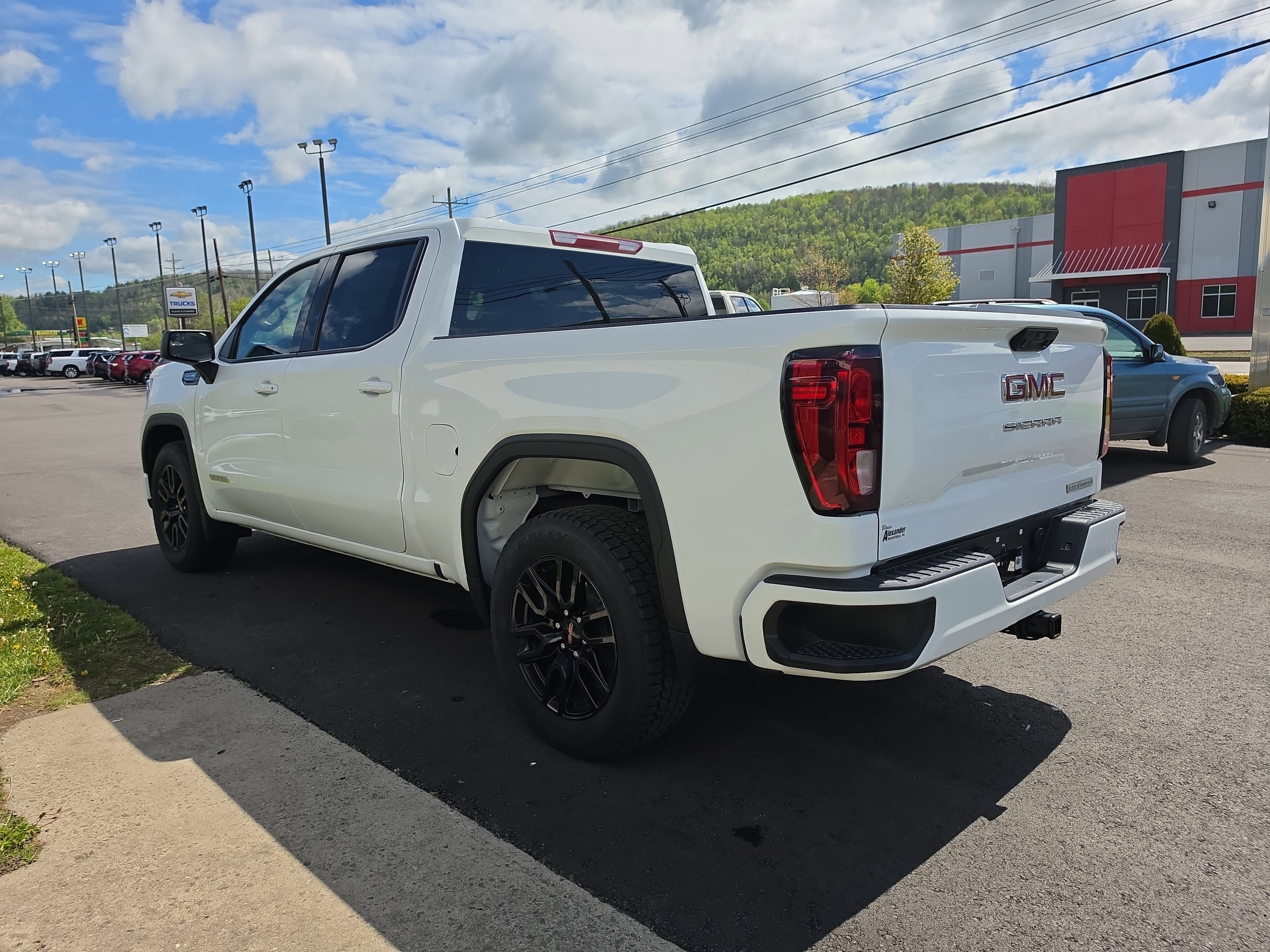 2023 GMC Sierra 1500 Elevation