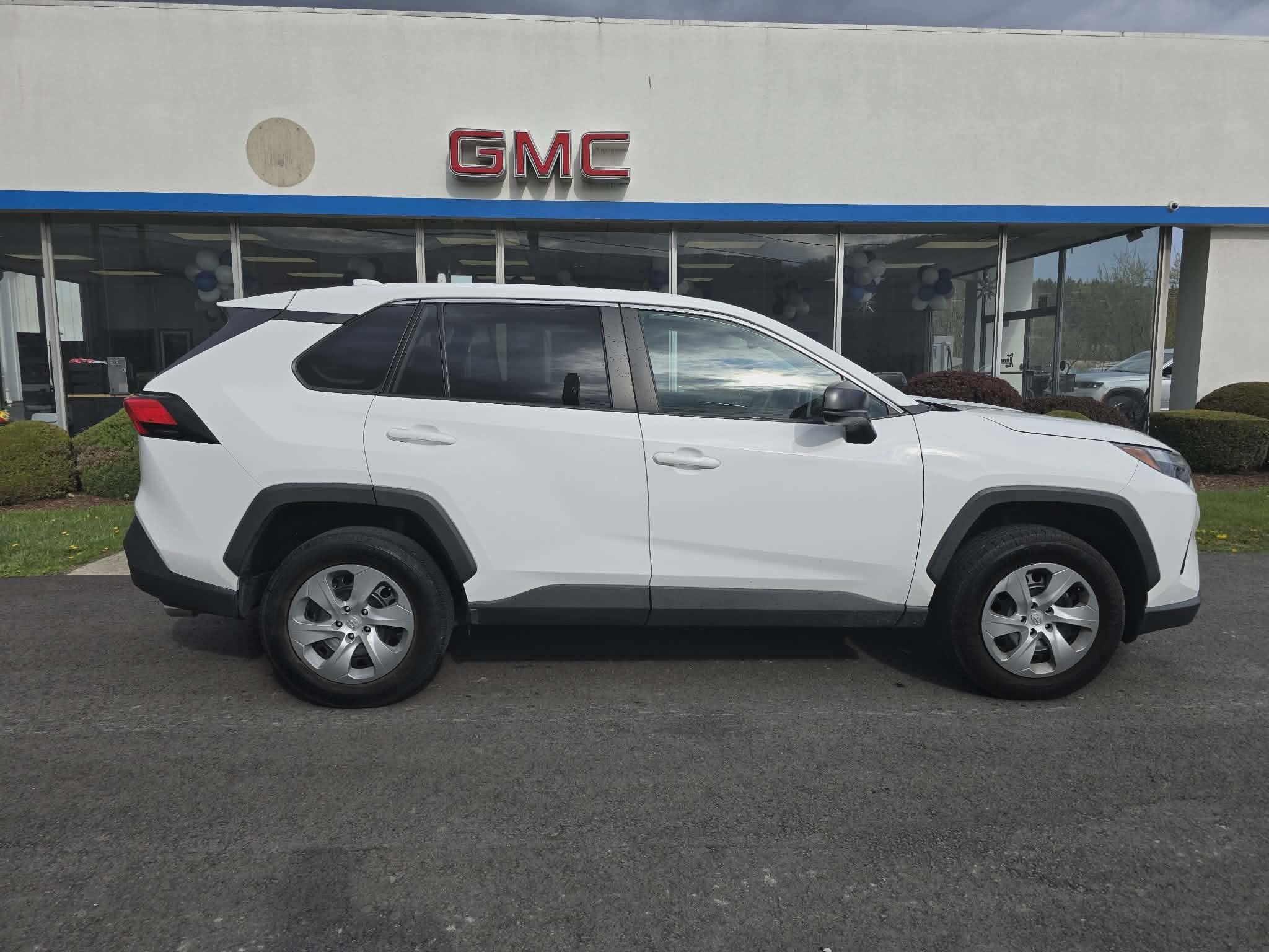 2023 Toyota RAV4 LE