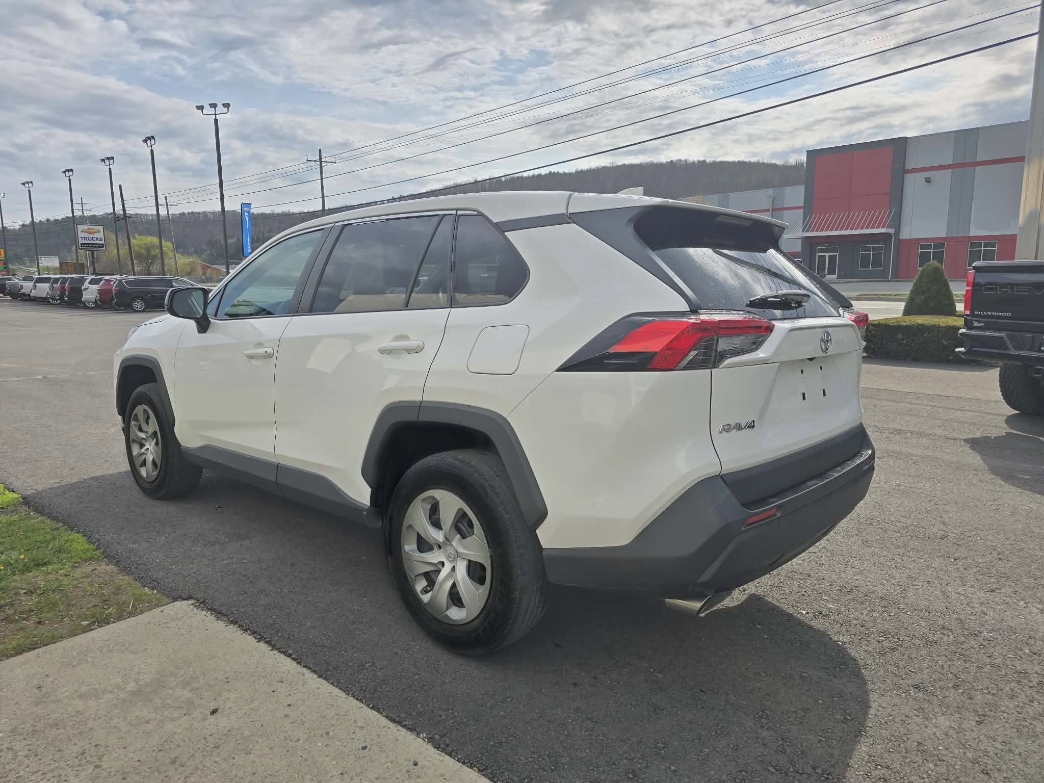 2023 Toyota RAV4 LE