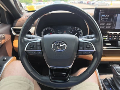 2021 Toyota Highlander Platinum