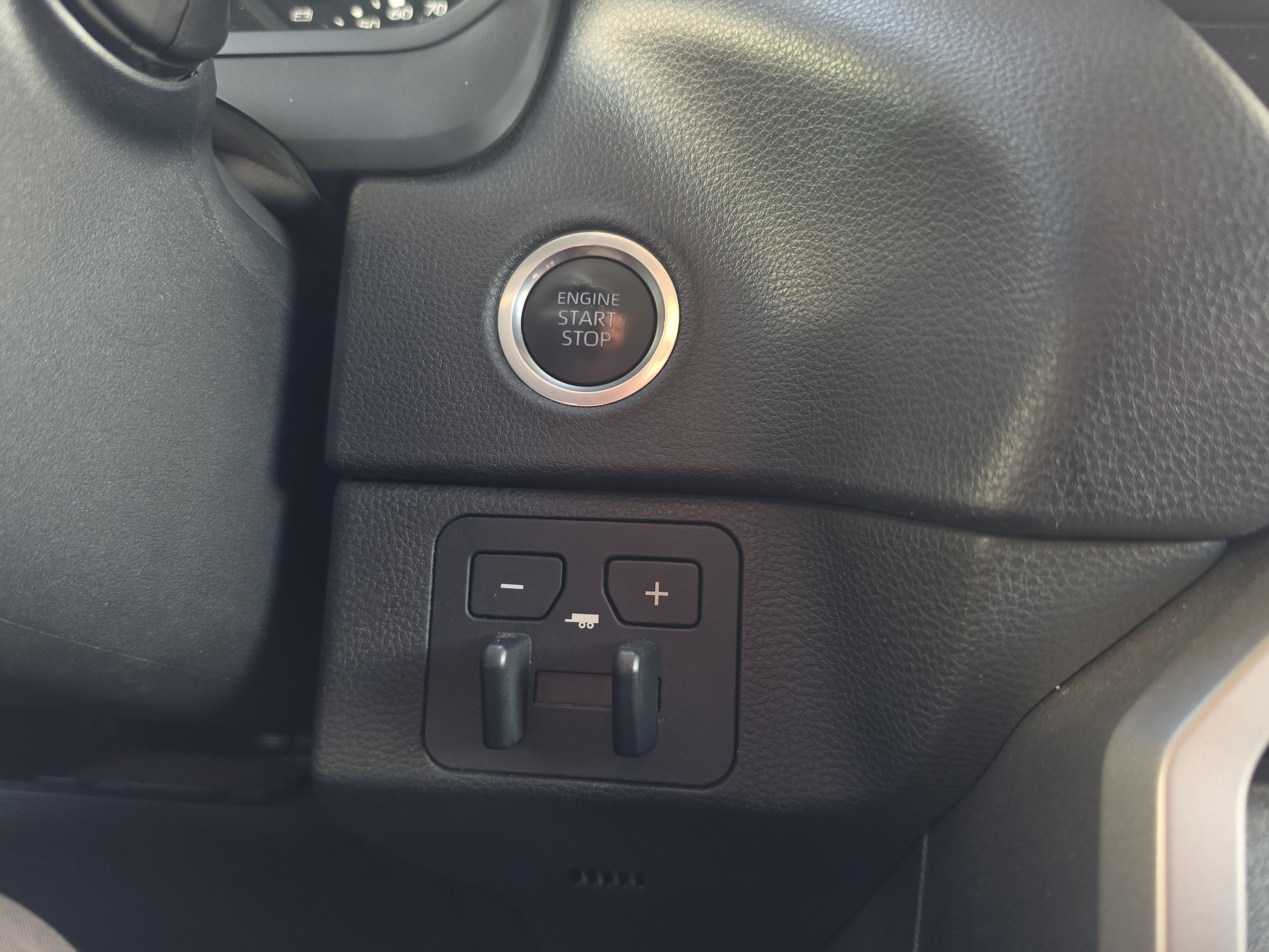 2023 Toyota Tundra 4WD SR5