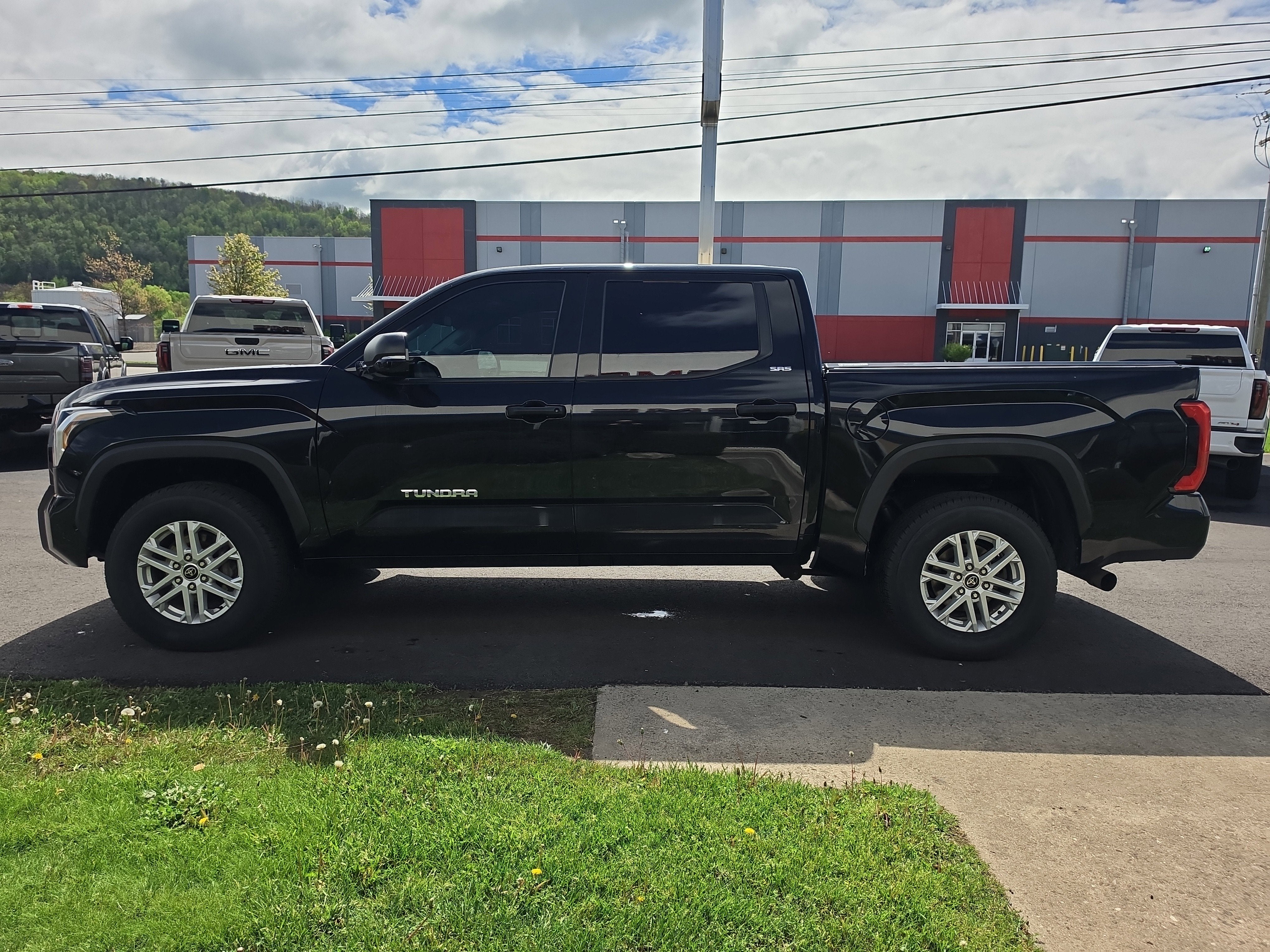 2023 Toyota Tundra 4WD SR5
