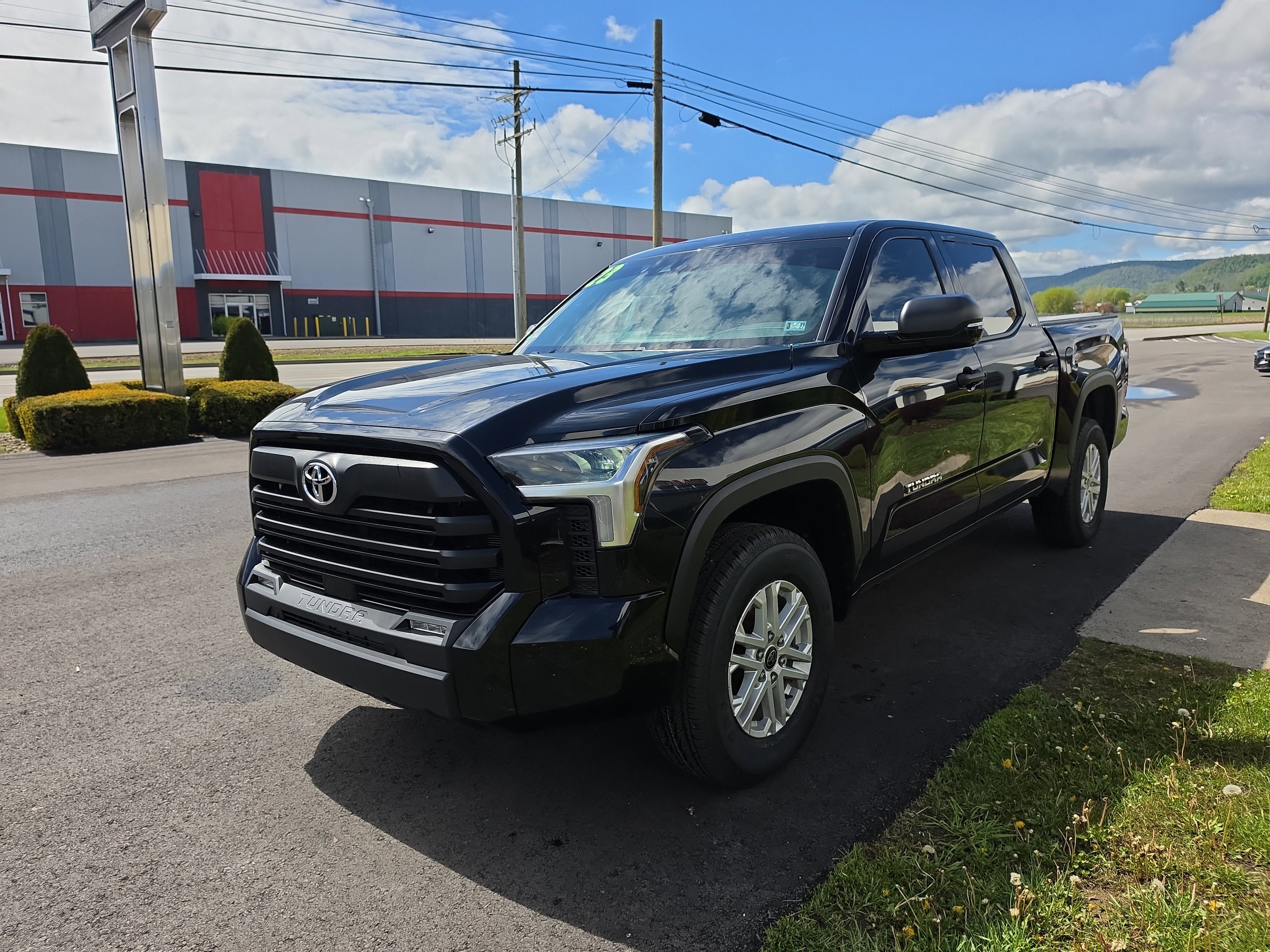 2023 Toyota Tundra 4WD SR5