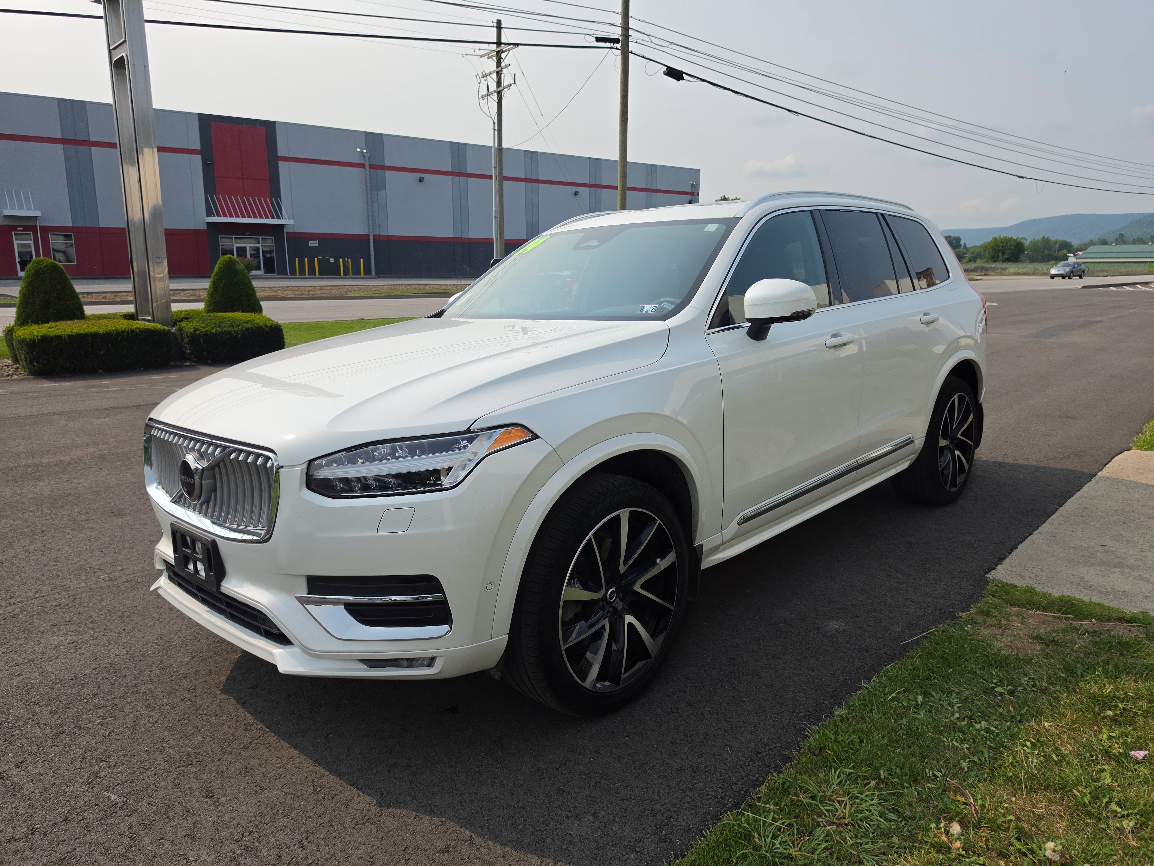 2024 Volvo XC90 Plus Bright Theme