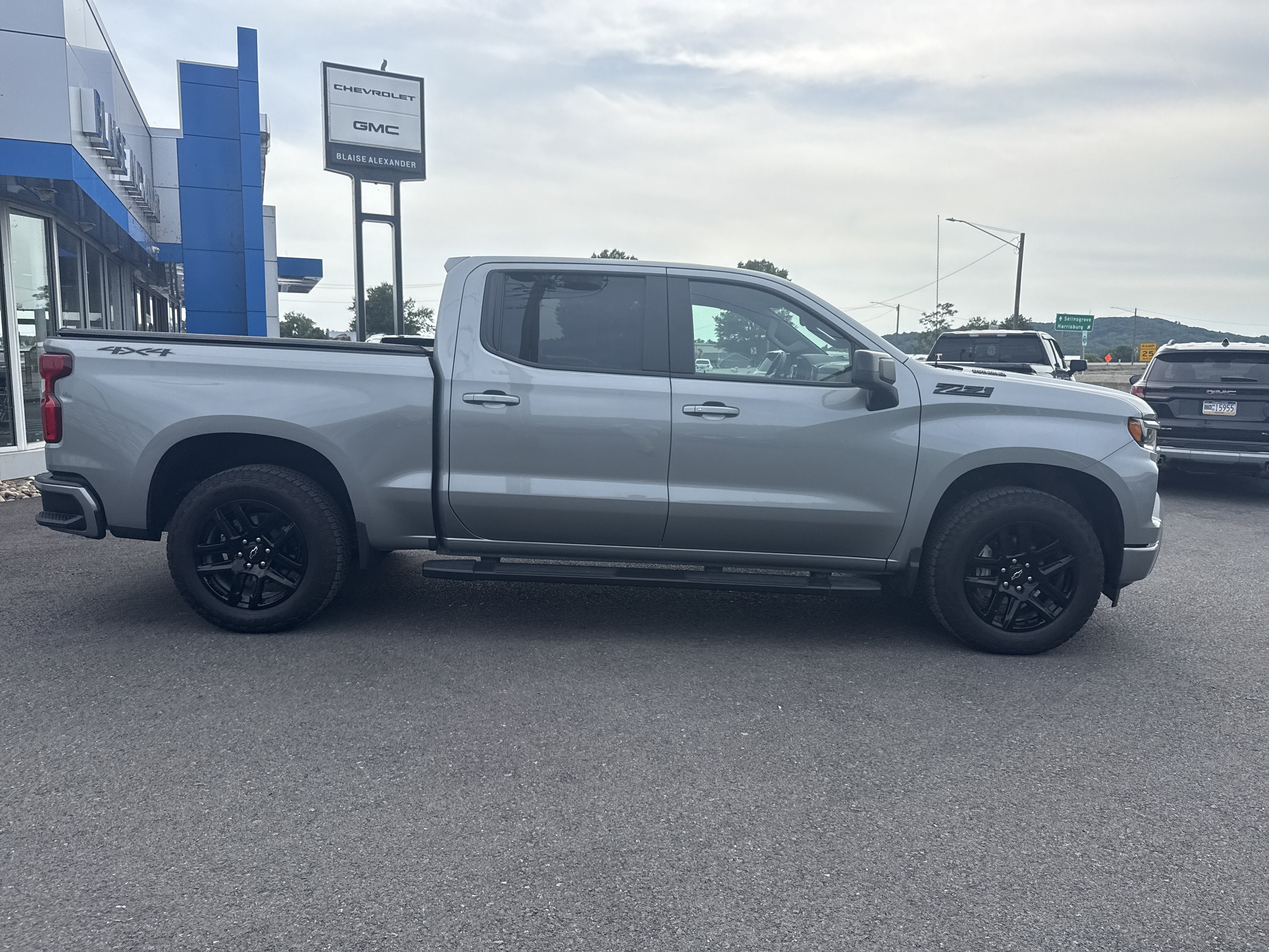 2025 Chevrolet Silverado 1500 RST