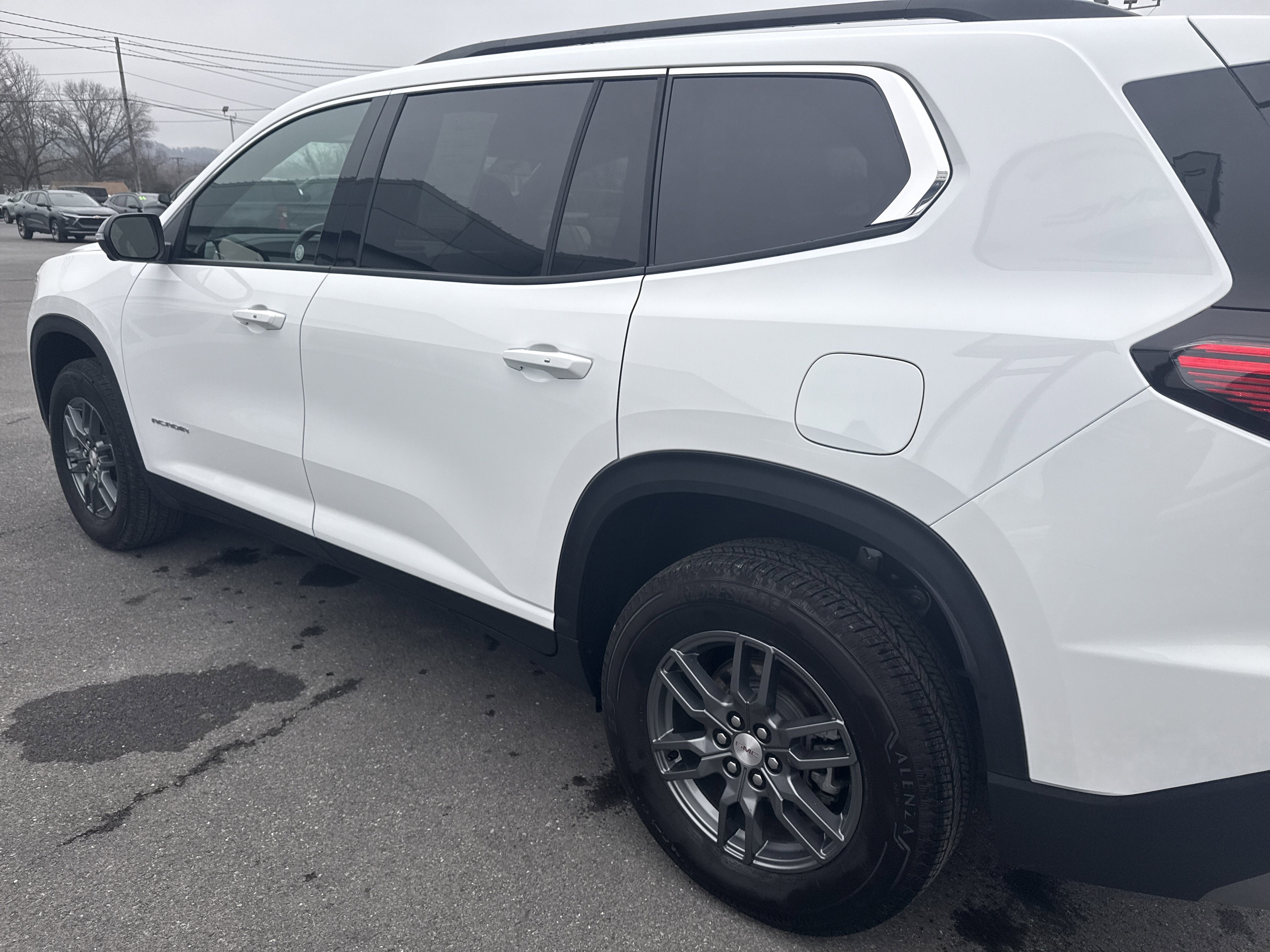 2025 GMC Acadia Elevation