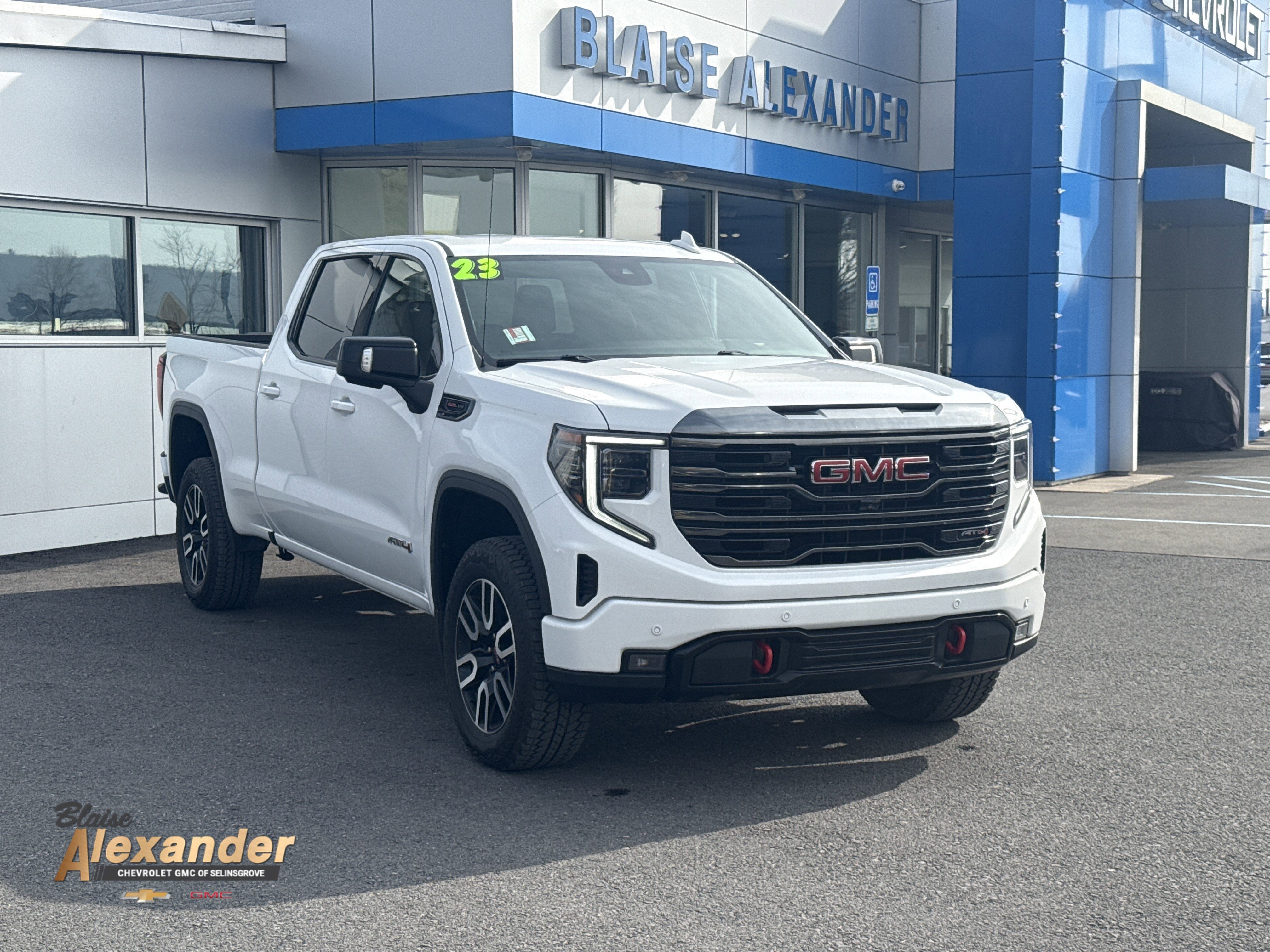 2023 GMC Sierra 1500 AT4