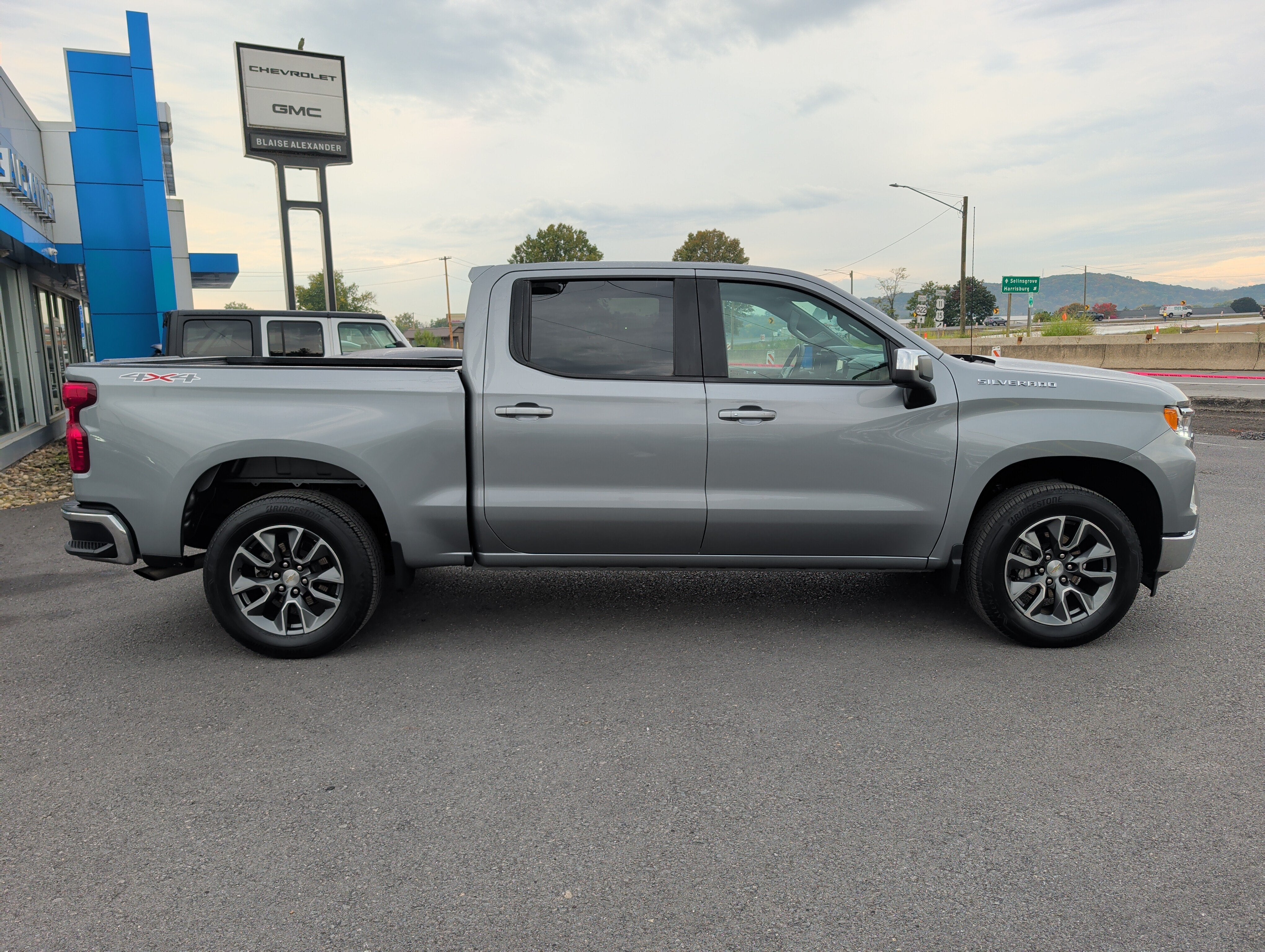 2024 Chevrolet Silverado 1500 LT (2FL)
