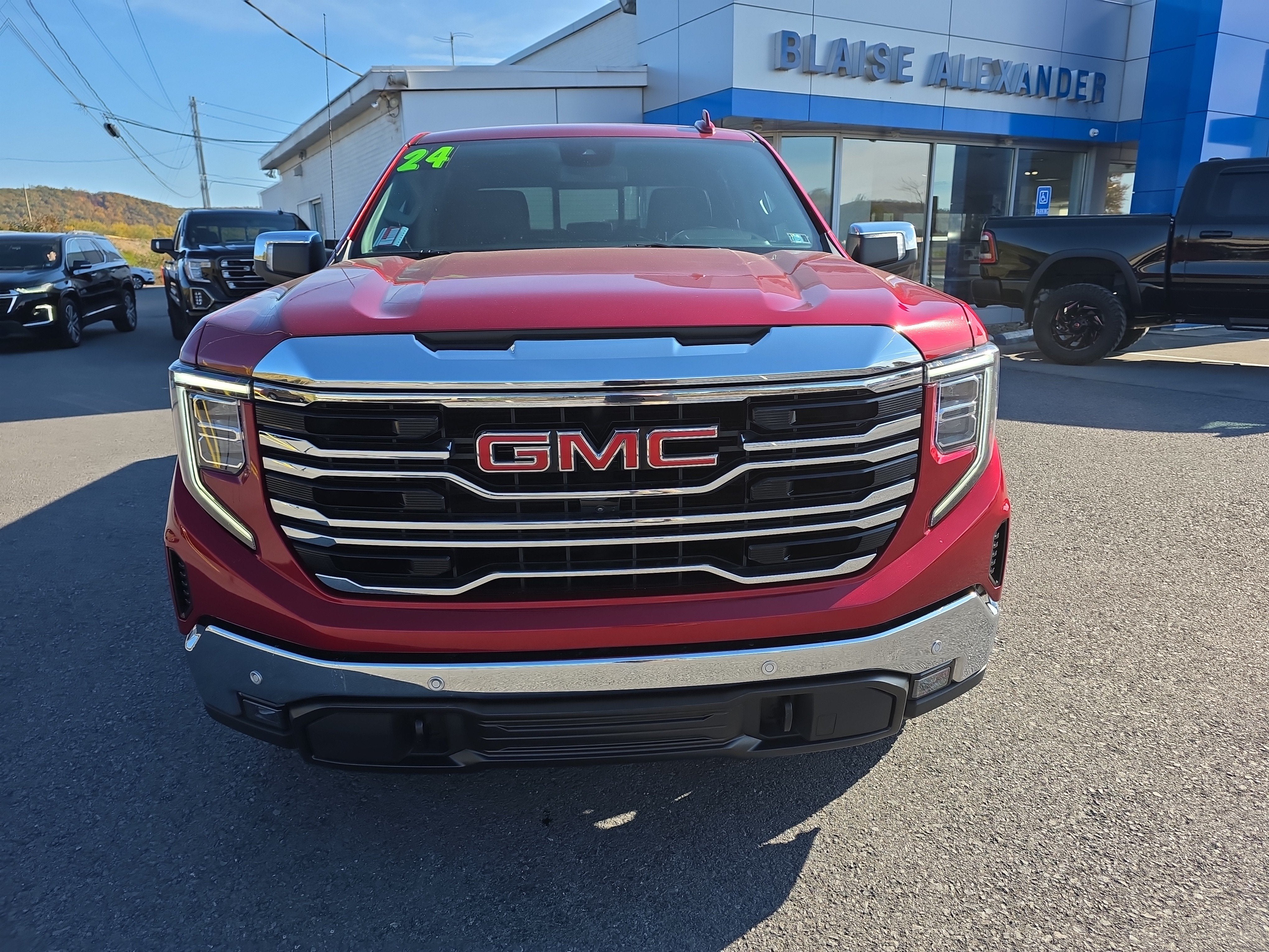 2024 GMC Sierra 1500 SLT