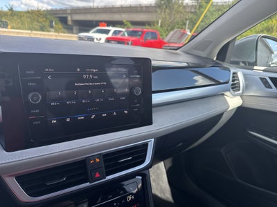 2025 Volkswagen Taos SE