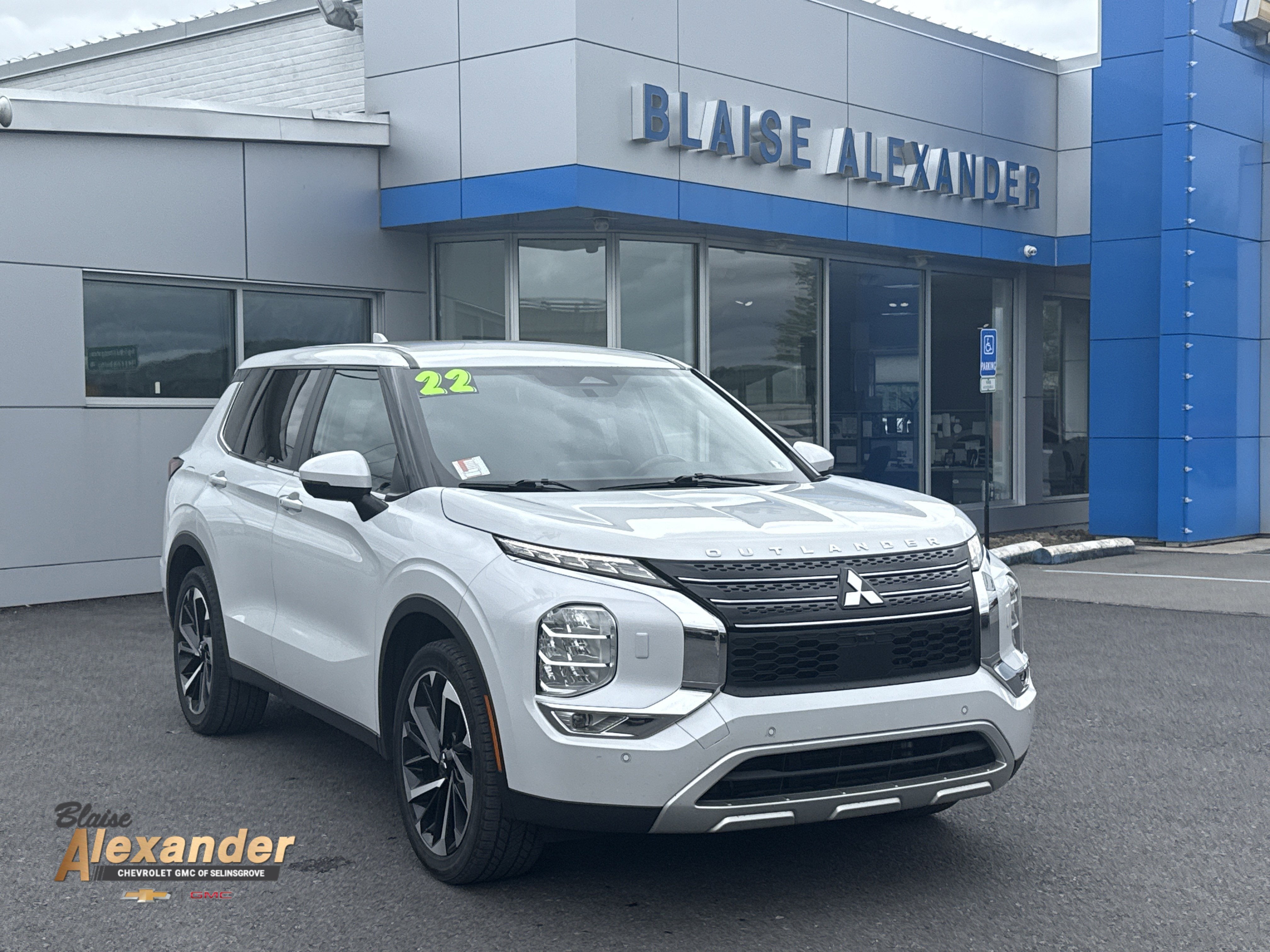 2022 Mitsubishi Outlander SE