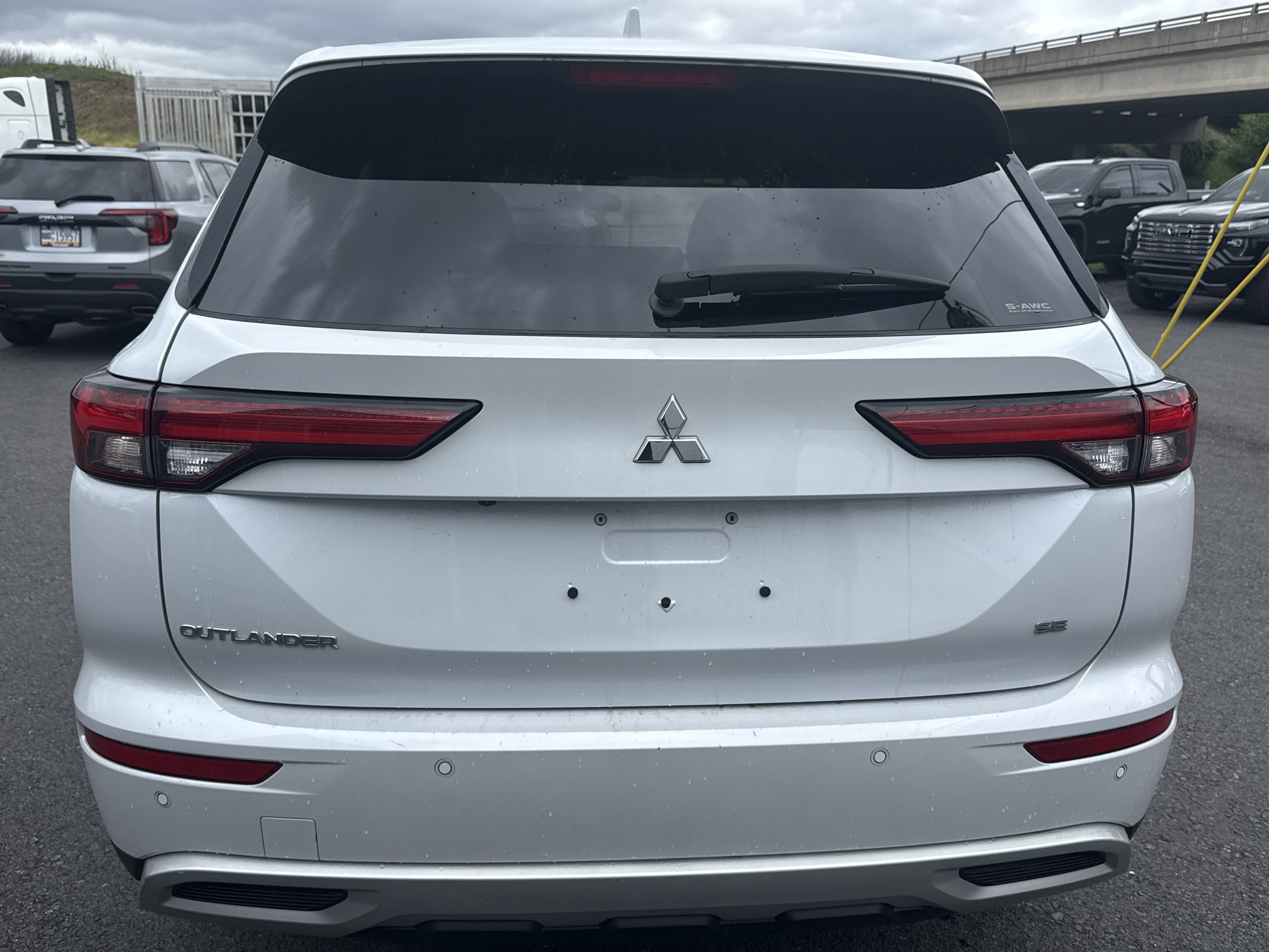 2022 Mitsubishi Outlander SE