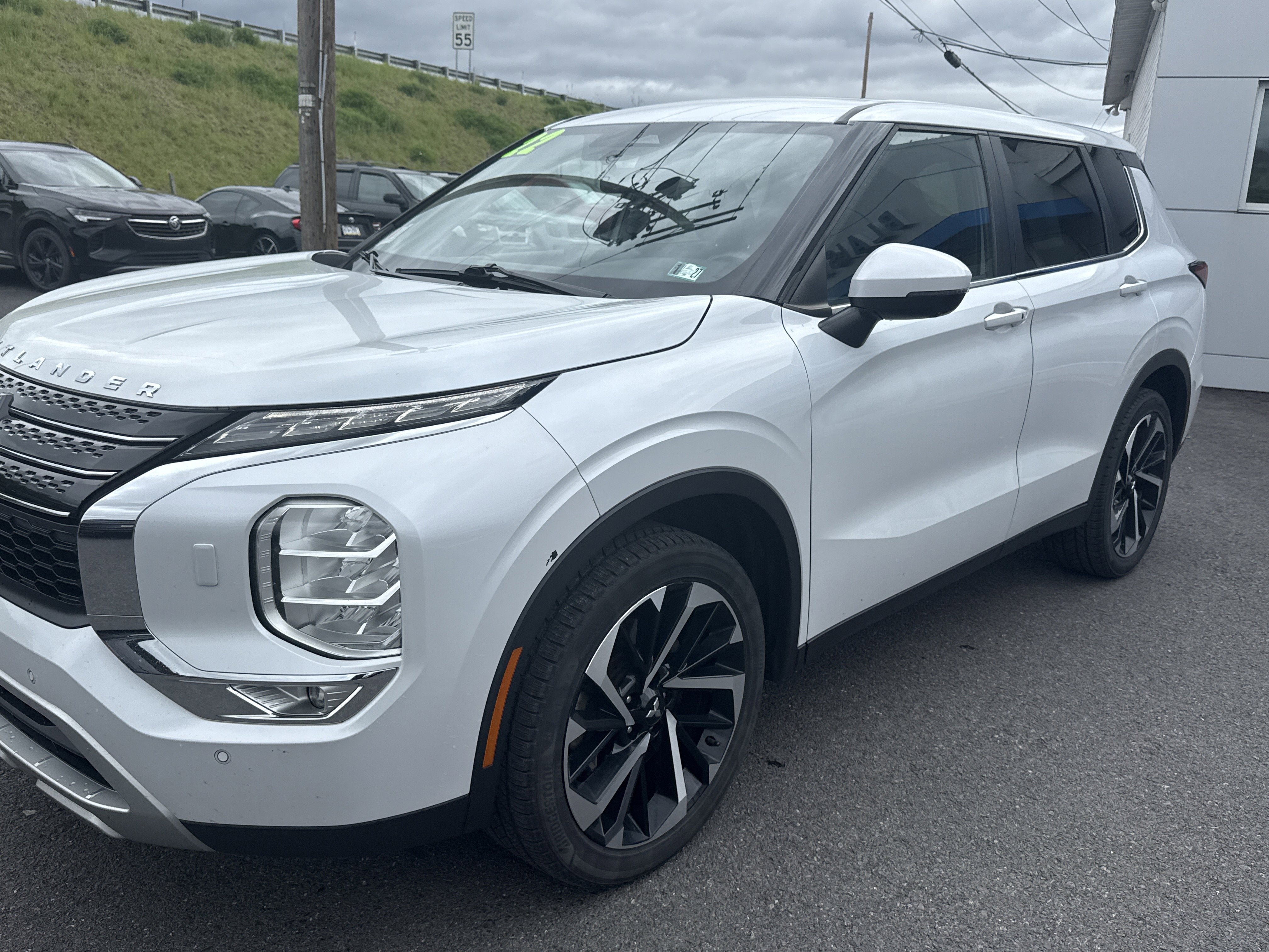 2022 Mitsubishi Outlander SE