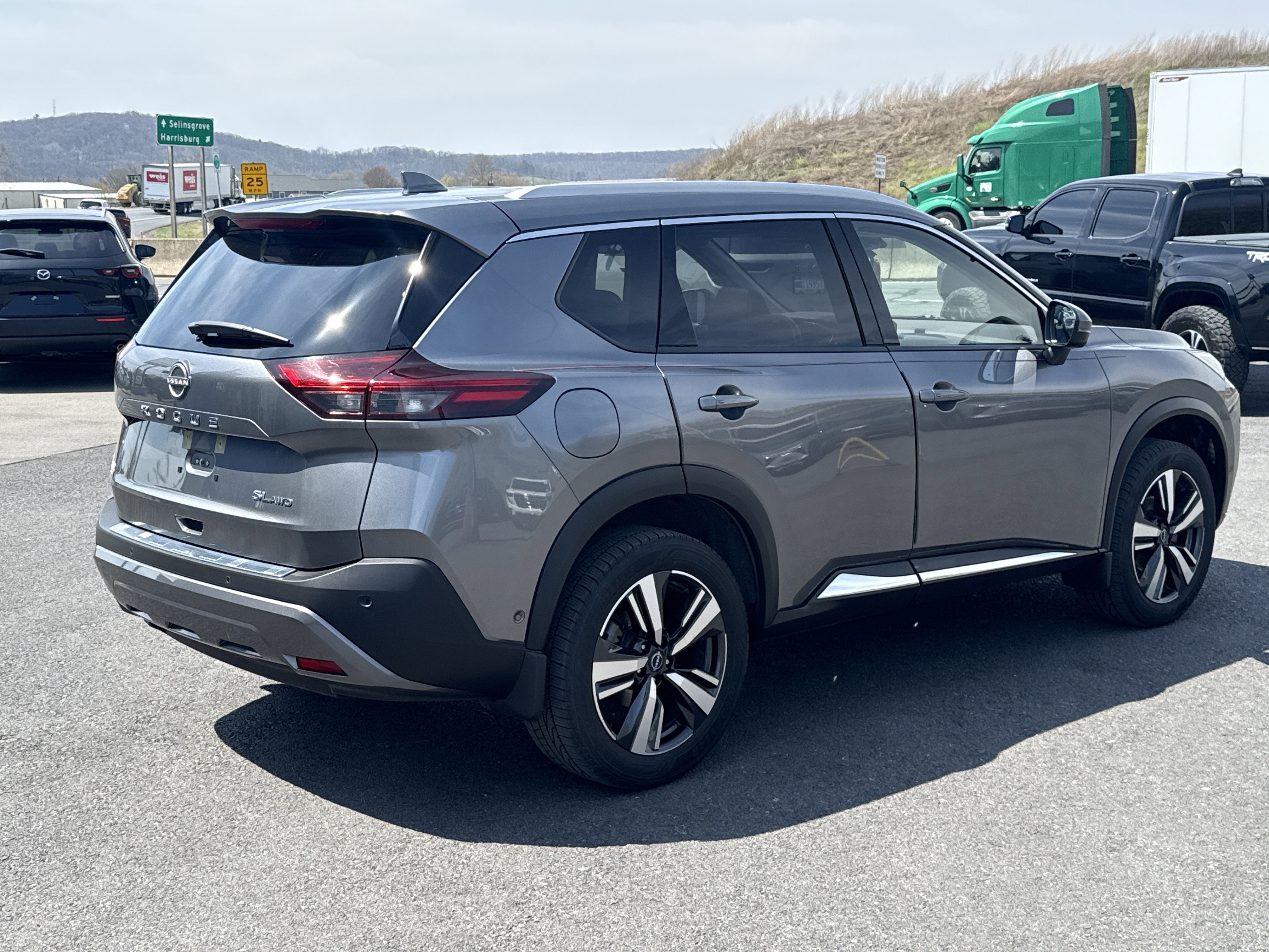 2023 Nissan Rogue SL