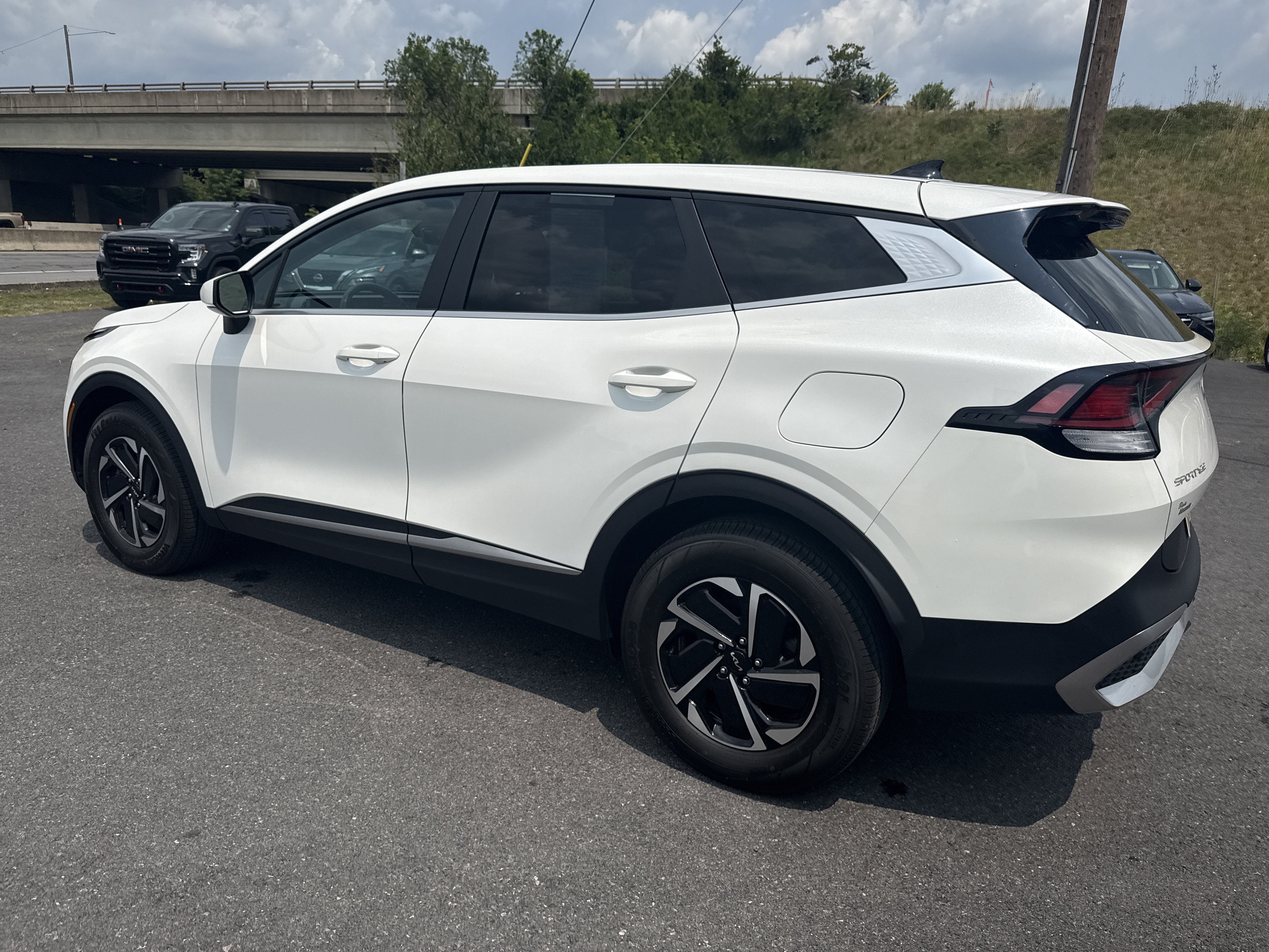 2023 Kia Sportage Hybrid LX