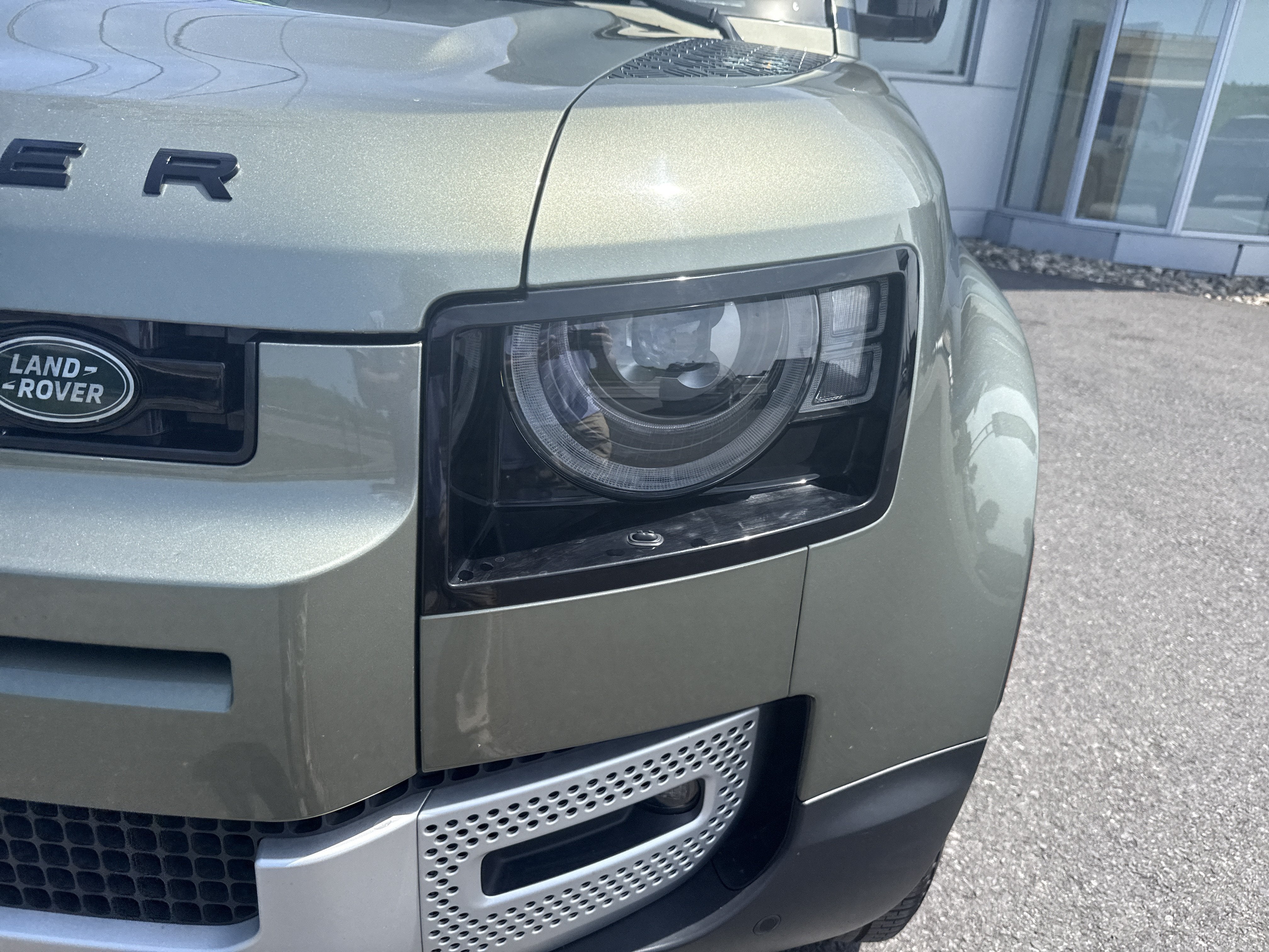 2025 Land Rover Defender S